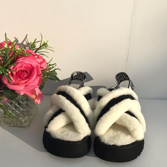 UGG Disco Cross Slide - Picture 11 of 12